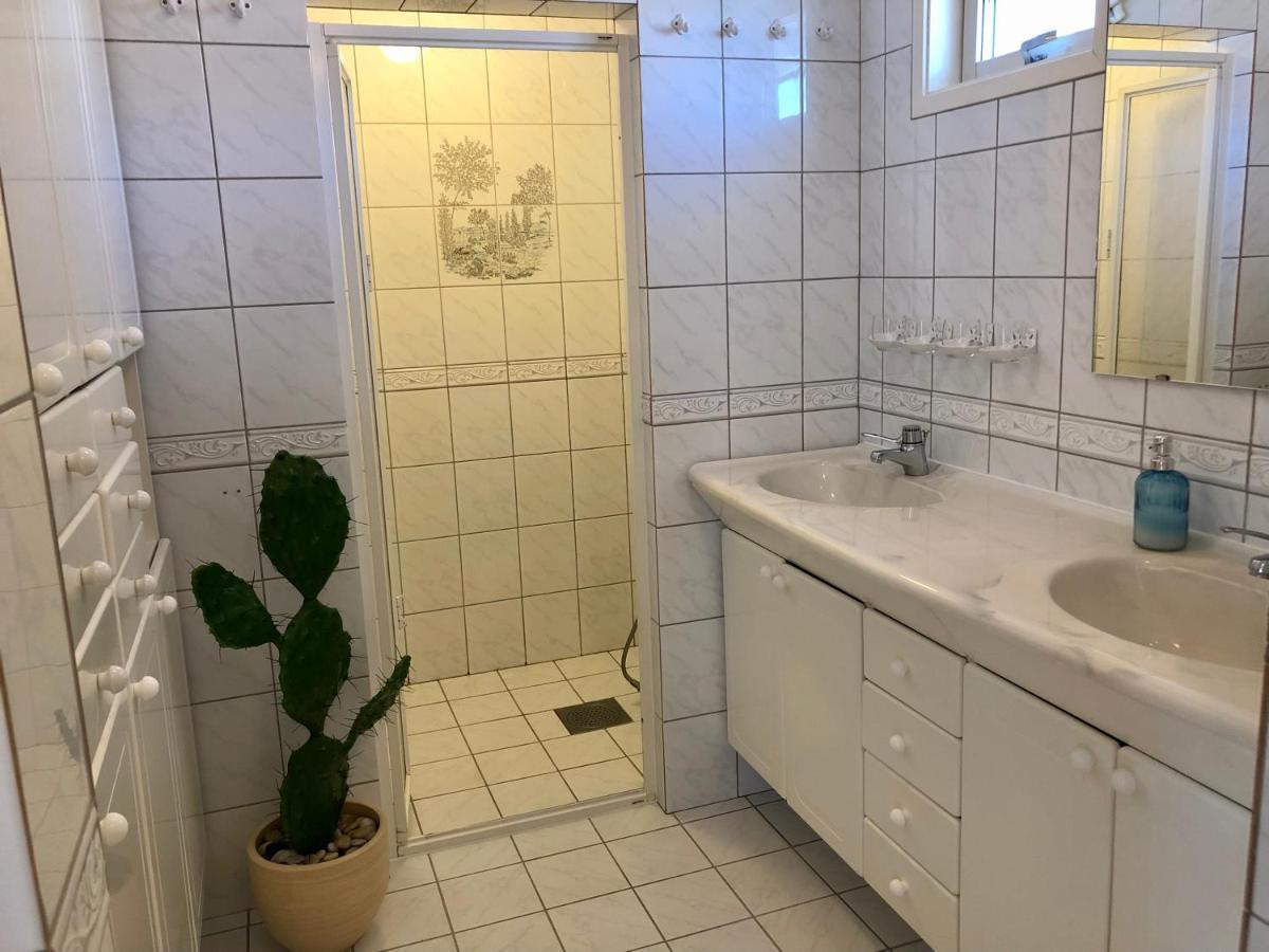 Vacker Vaning Med Havsutsikt I Stroemstads Centrum. Eksteriør bilde